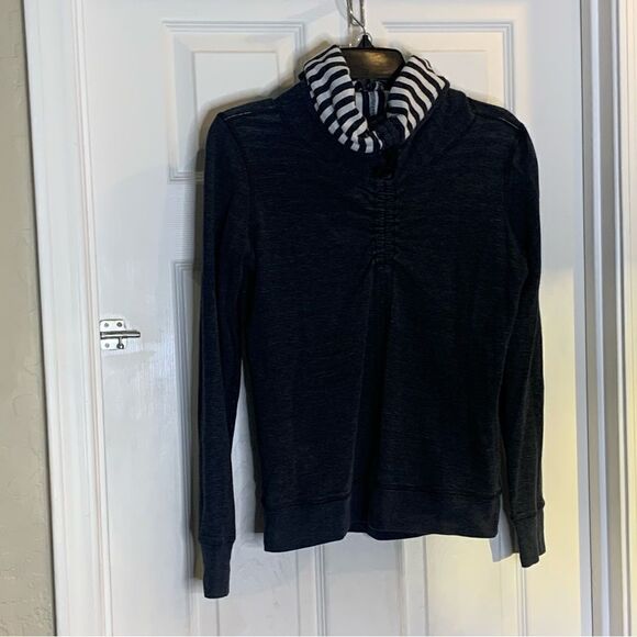 Lululemon In A Cinch Reversible Cowl Neck Drawstring Pullover Size 6 - Picture 8 of 11